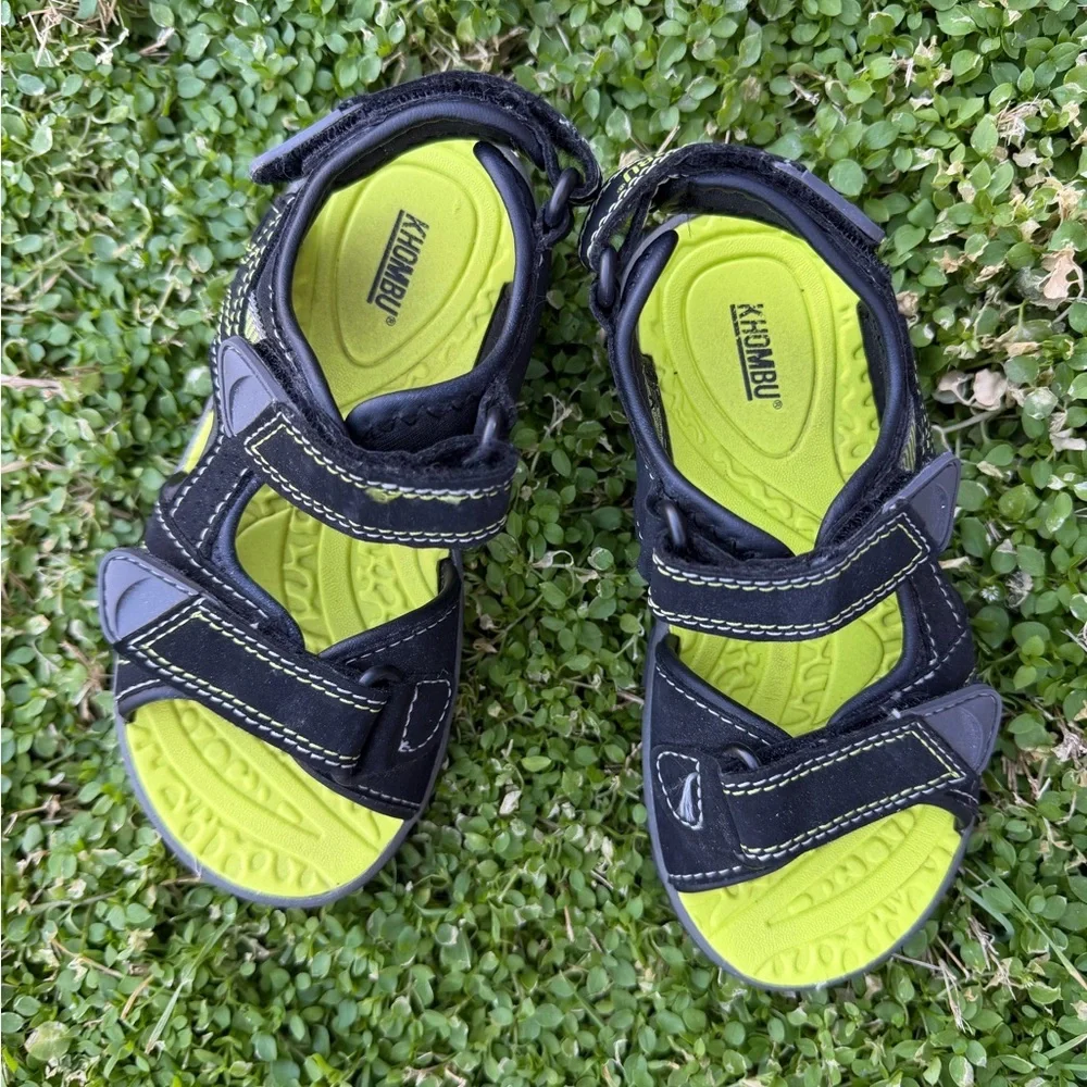 Khombu Kids Black and Neon Green Sport Adventure Sandals kidsSz-12.  V‎